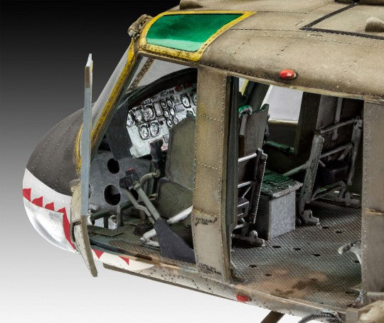 Revell Bell UH-1C Helicopter 1:35
