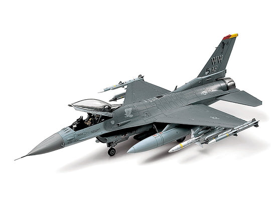 Tamiya Lockheed Martin F-16CJ Fighting Falcon 1:48
