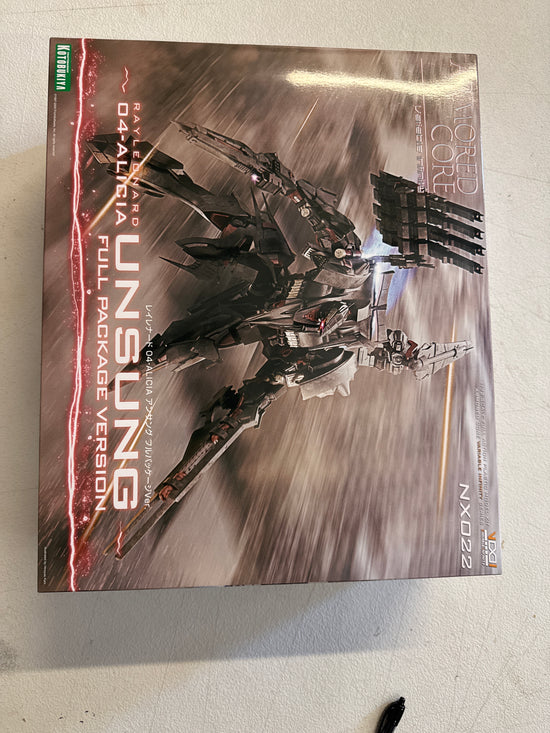 Armored Core: For Answer Variable Infinity Rayleonard 04-ALICIA Unsung (Full Package Ver.) 1/72 Scale Model Kit [Damage box 20% OFF]