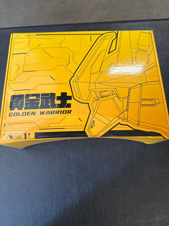 (Damage Box 10%) MG 1/100 Golden Warrior Model
Kit