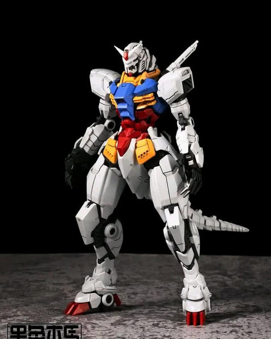 Black Trojan Horse 1/100 Scale Model Kit  (Pre-Order)