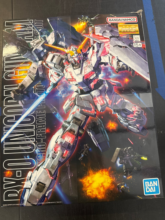 MG RX-0 Unicorn (Damaged Box 10% OFF)