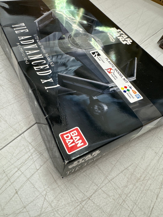 Star Wars Tie Advanced X1 1/72 Plastic Model Kit (Damaged Box 15% OFF)
