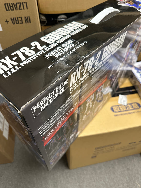 PG RX-78-2 Gundam UNLEASHED (16% OFF Damage Box)