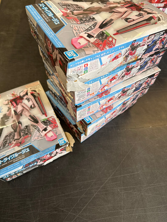 Model Kit Entry Grade Strike Rouge