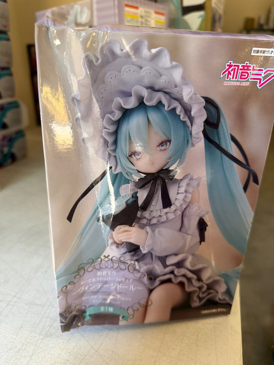 Hatsune Miku Vintage Doll Style Noodle Stopper Figure (Damage Box 15% off)