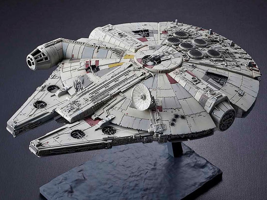 Star Wars Millennium Falcon (The Rise of Skywalker) 1/144 Scale Model Kit